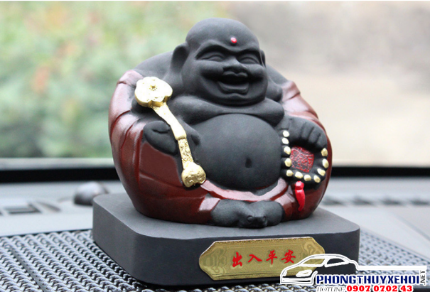 Tượng Phật Di Lặc cười hiền từ mang đến bình an và hạnh phúc